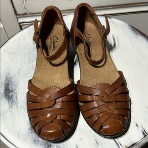 Gently Used Clarks Woven Tan Leather Wedges Sandals No Visible Signs Of Wear 6.5